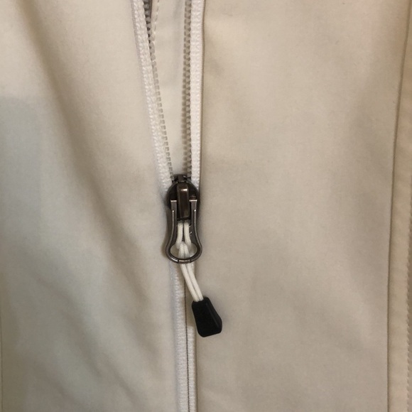 The North Face jacket! - Picture 7 of 9